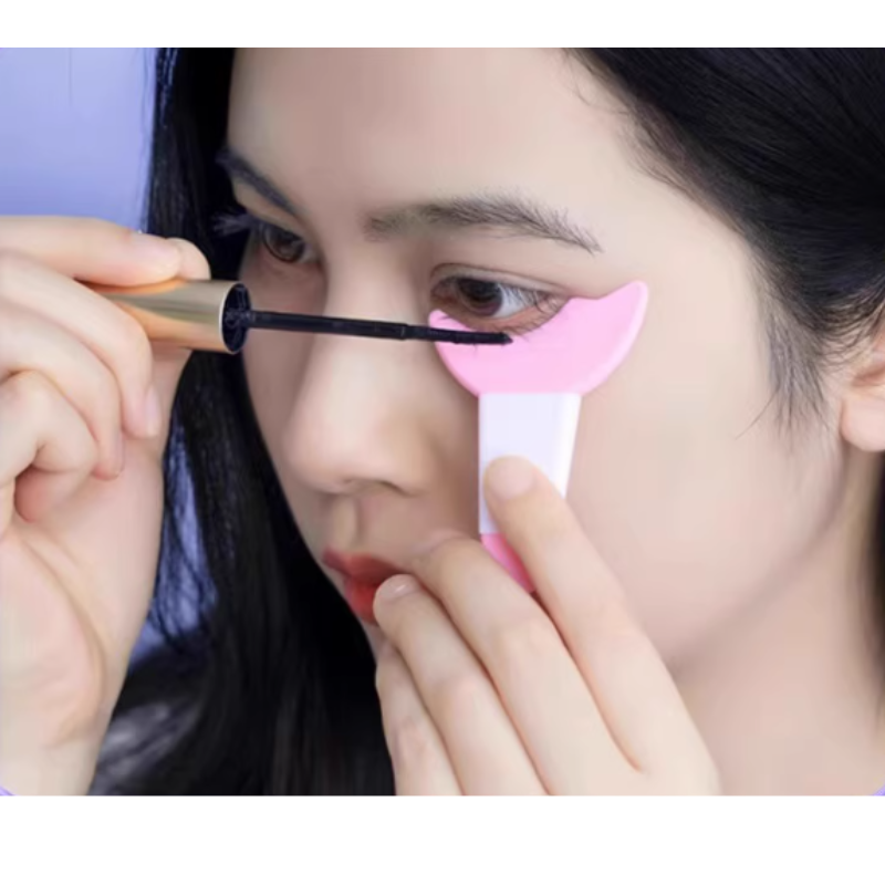 Makeup Tool for Eyeliner