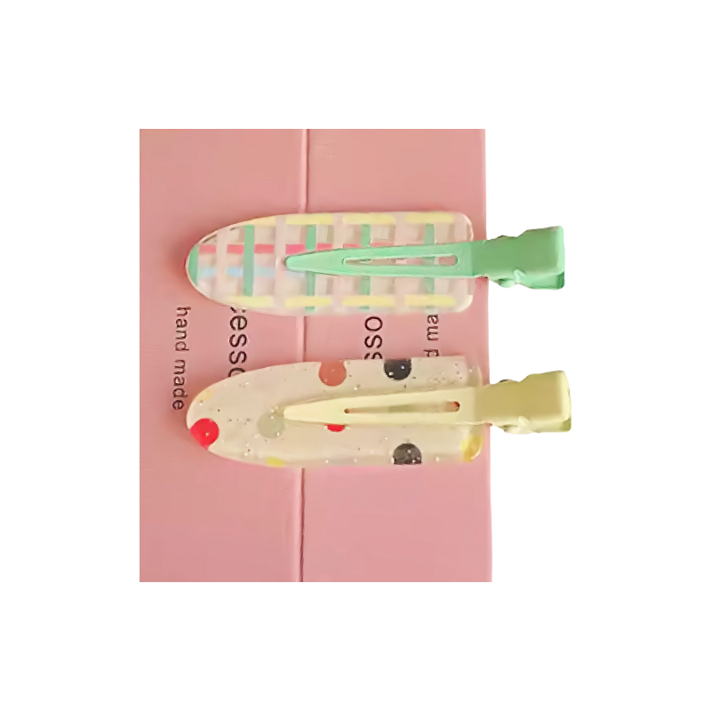 Adorable Juice-Themed No-Trace Hair Clips